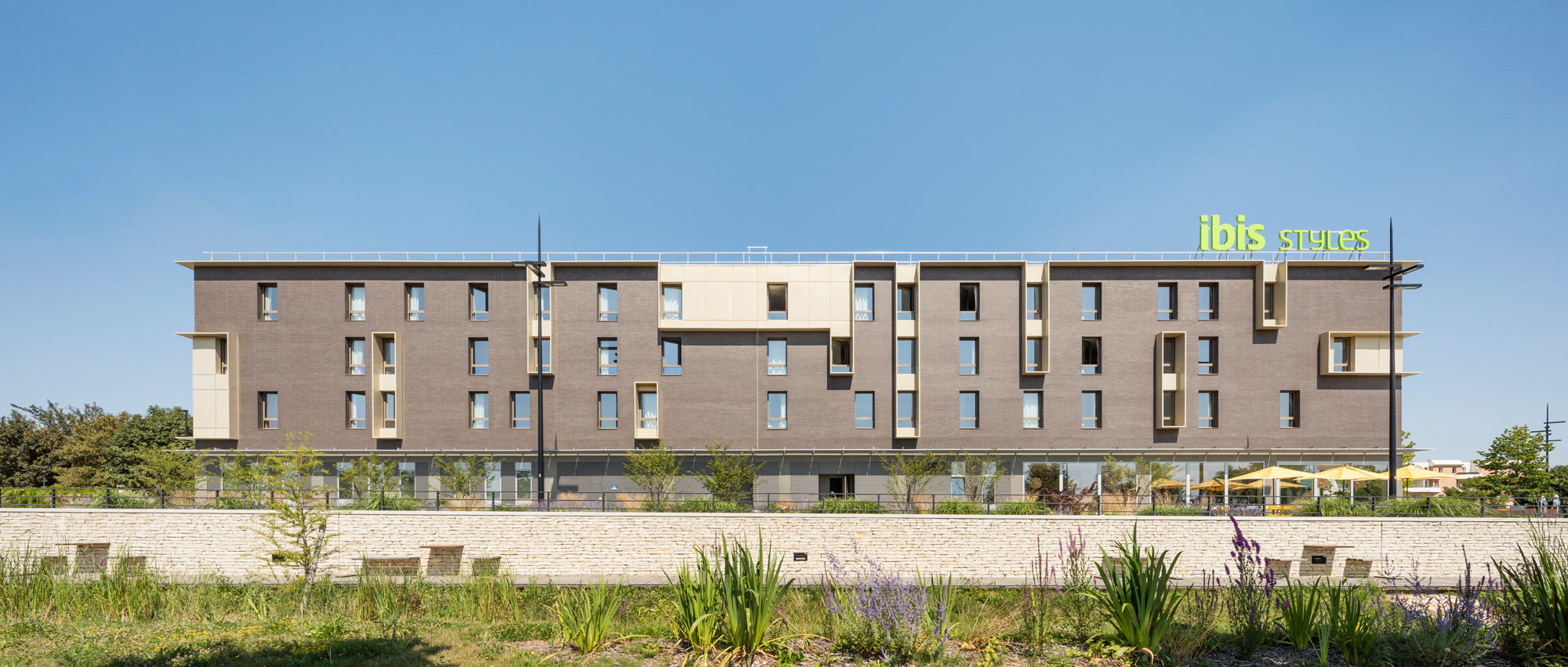 IBIS styles, hôtel, Guyancourt, Zac de Villaroy HGA – Hubert Godet Architectes