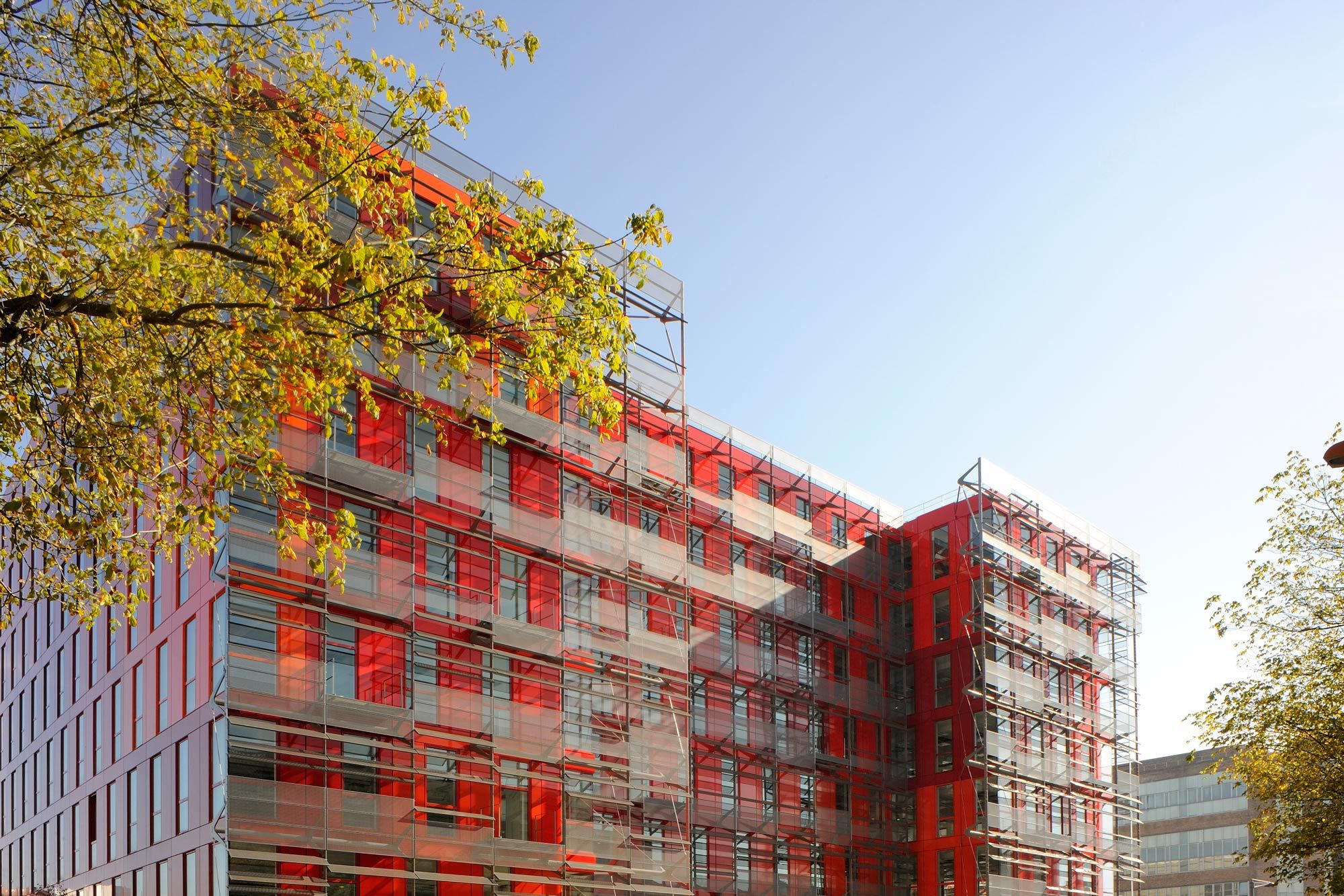 Bouygues Energies & Services, double-peau, Rouge, HGA – Hubert Godet Architectes