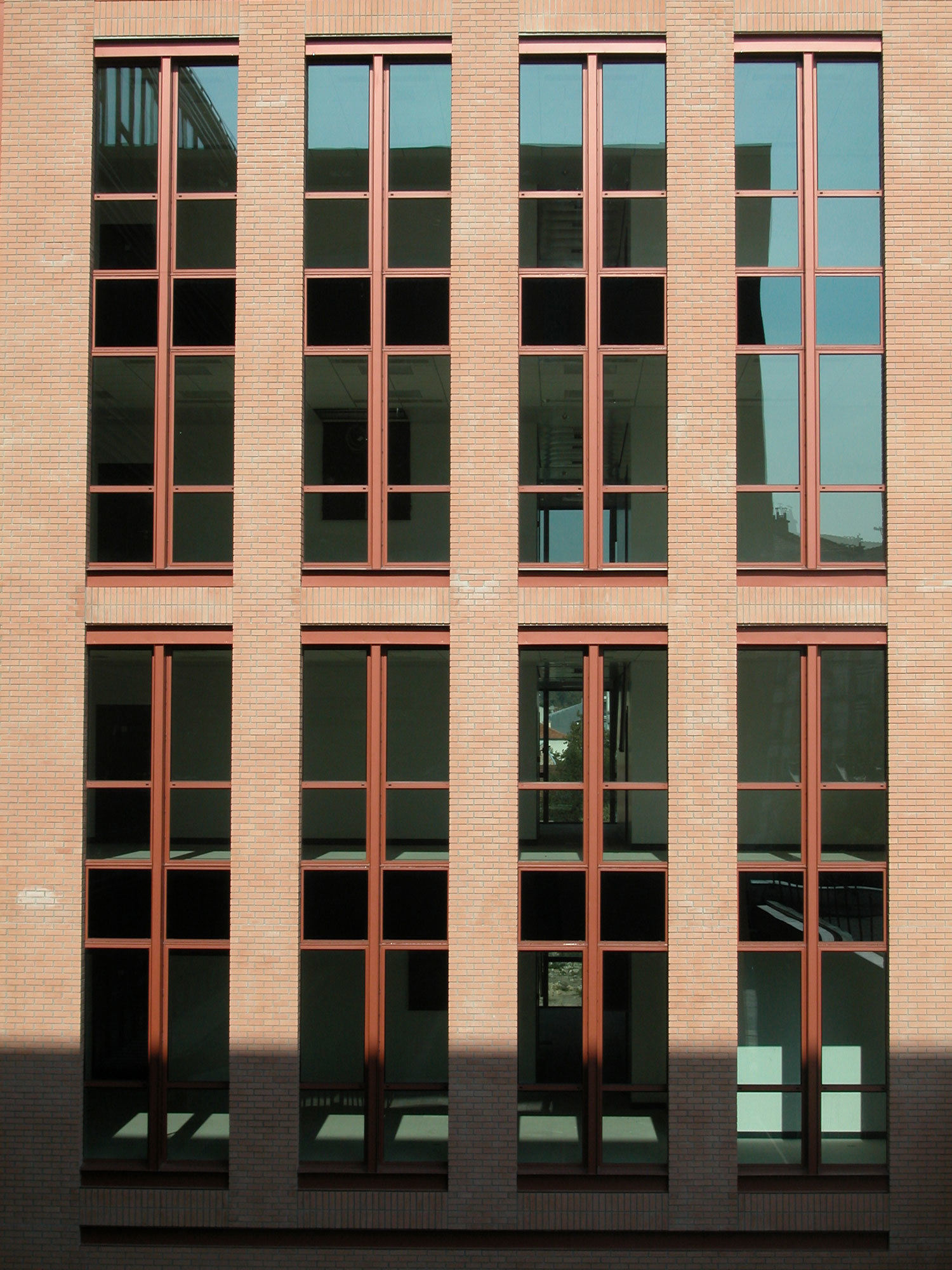 Groupama Banque, Montreuil, brique rouge, HGA – Hubert Godet Architectes